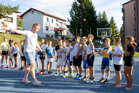 igrišče na Rožni ulici - otvoritev (2)